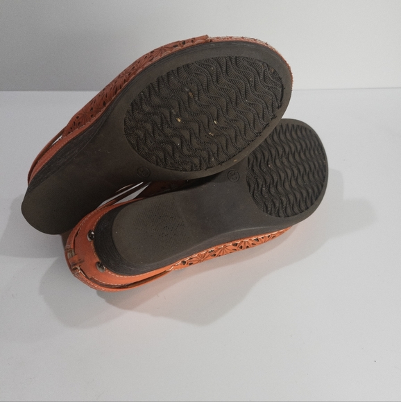 Vintage Clog Sandals - Picture 6 of 10